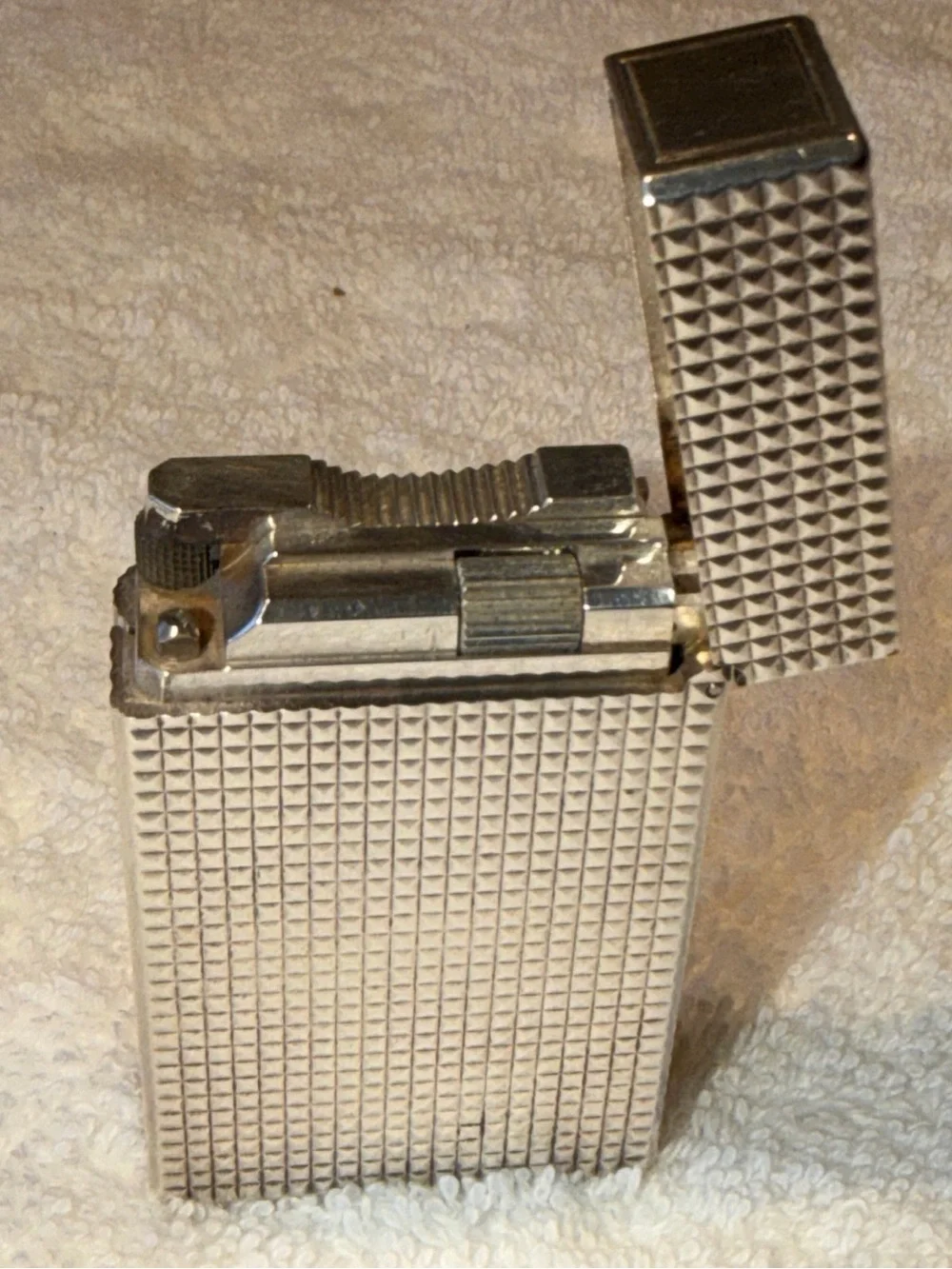 Silver Textured Men’s Lighter